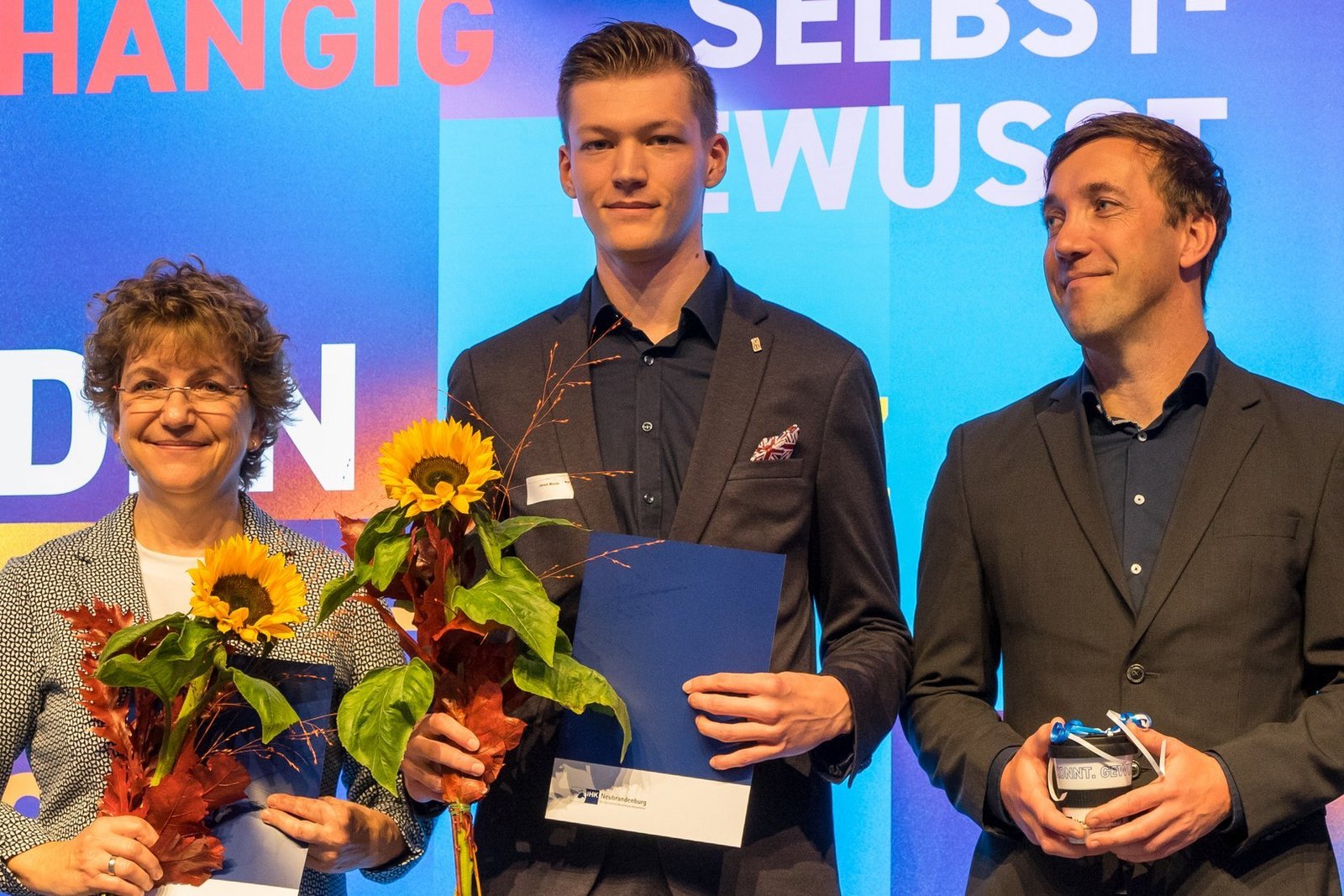 Janek Miede wurde als jahrgangsbester auszubildender Immobilienkaufmann ausgezeichnet.